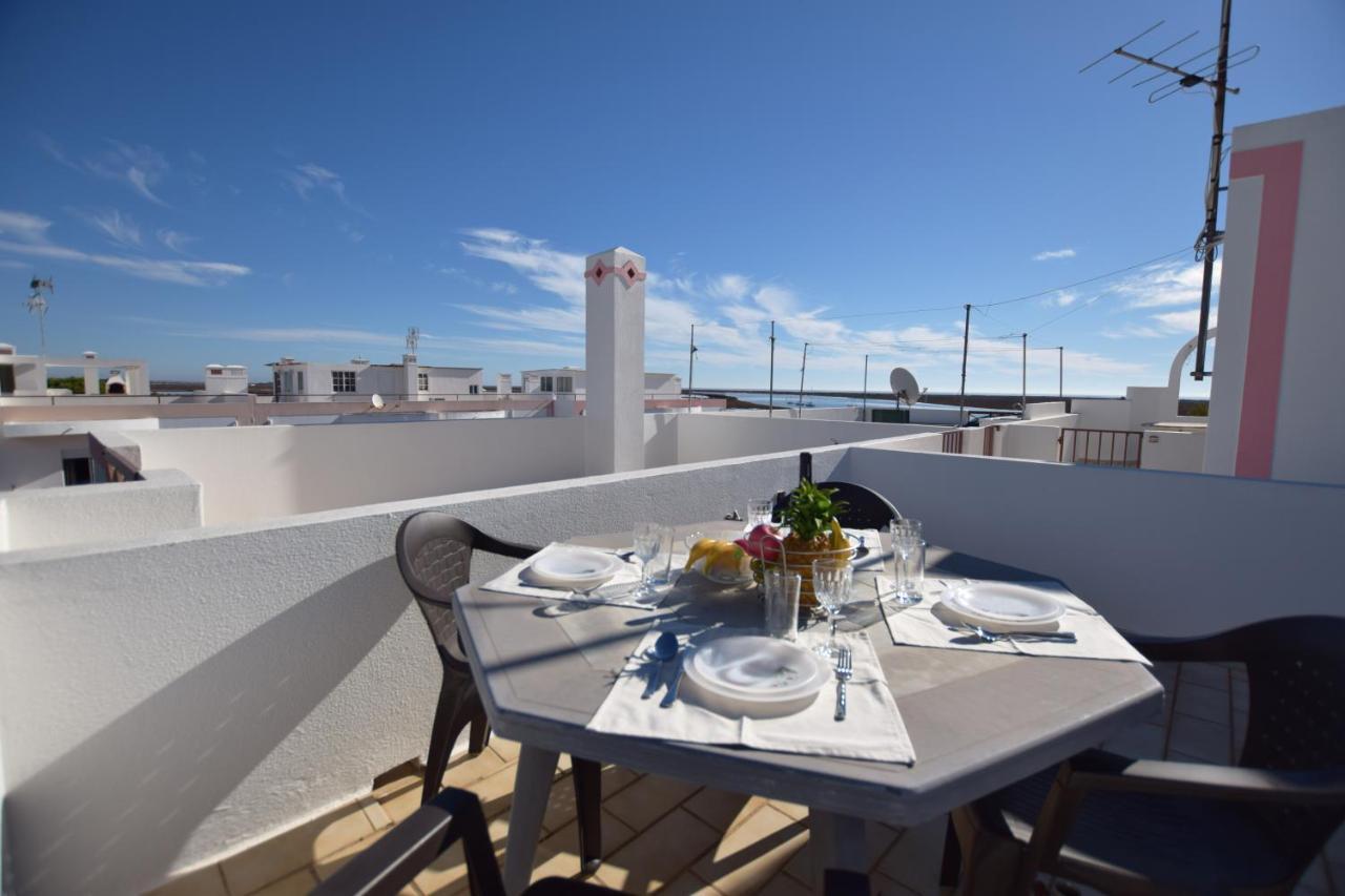 Carob By Algartur - 3 Mins Downtown - Terrace Lägenhet Santa Luzia  Exteriör bild